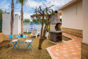 Irene's house near the sea with pool, parking & wi-fi Avola